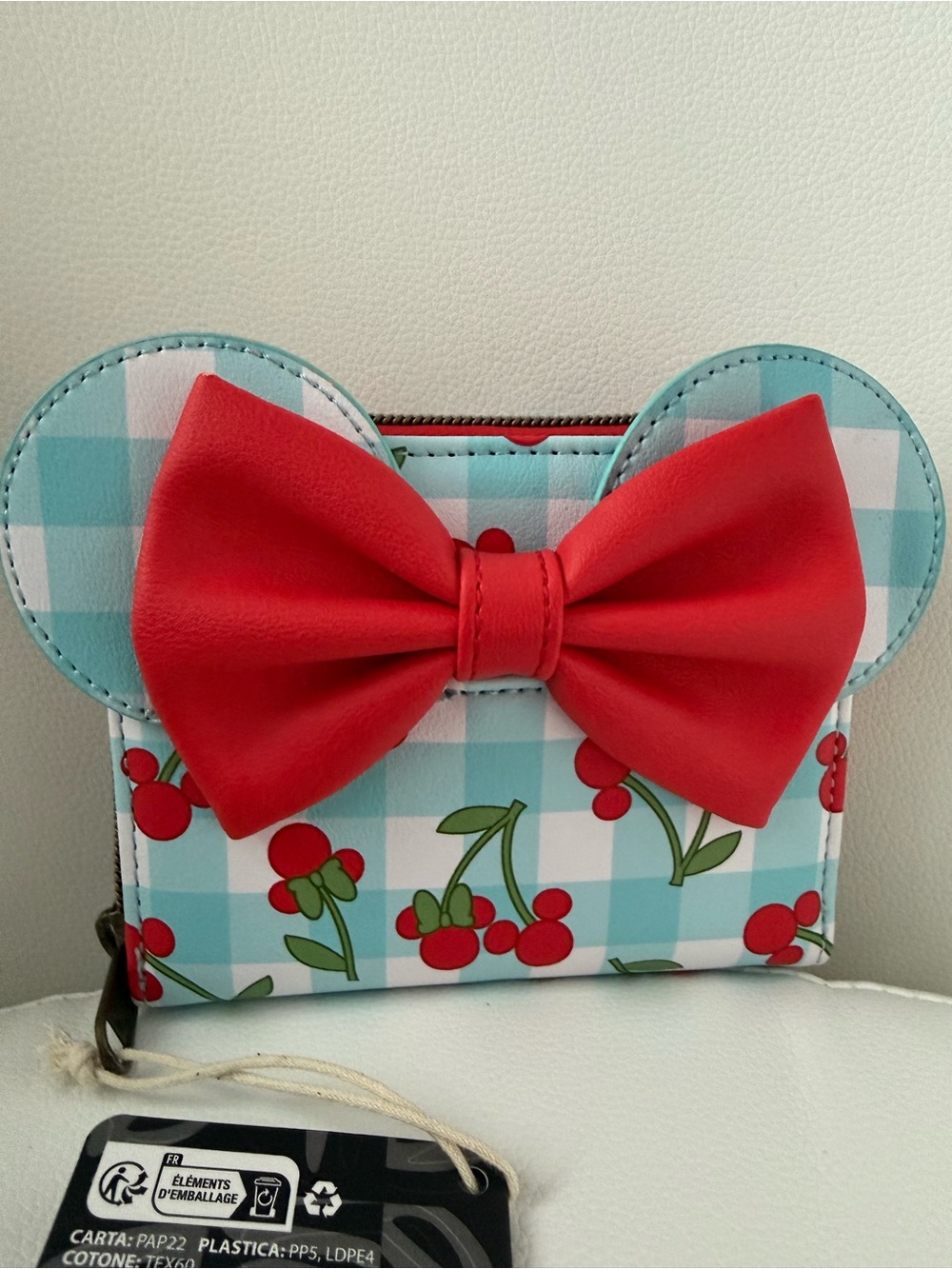 Loungefly Minnie Cherry Bow Wallet